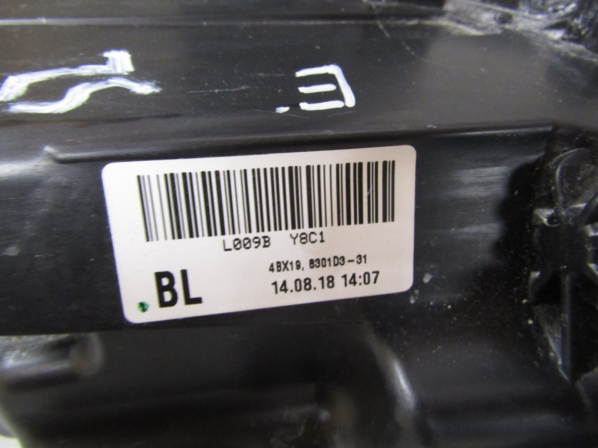 KOPLAMP MITSUBISHI OUTLANDER III 3 FACELIFT VOLLEDIG LED 18- LH LINKS 4BX19 8301D3 31 S1880/K5/15D