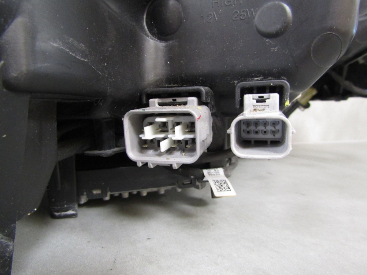 KOPLAMP MITSUBISHI OUTLANDER III 3 FACELIFT VOLLEDIG LED 18- LH LINKS 4BX19 8301D3 31 S1880/K5/15D