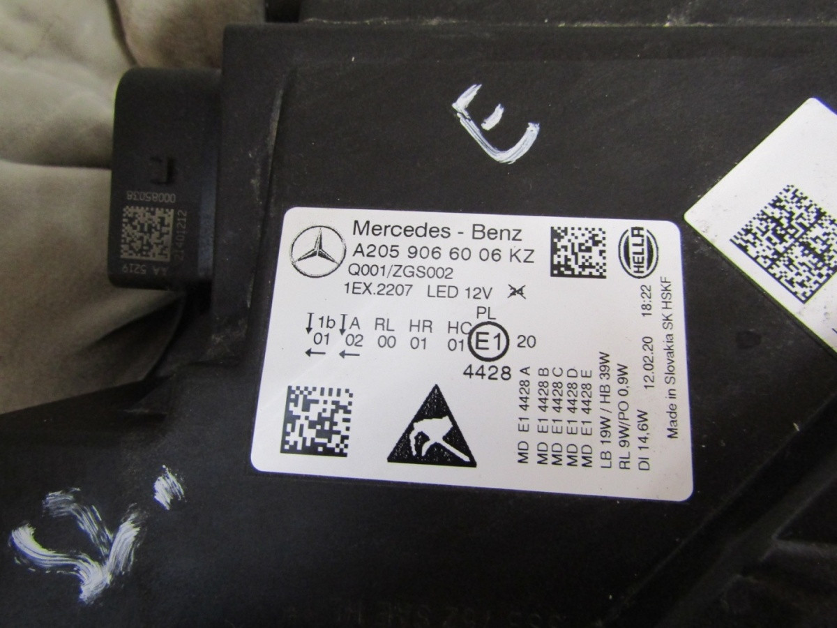 KOPLAMP MERCEDES C-KLASSE W205 FACELIFT LED PRESTATIES RH 18- A2059066006 S1896/K3/16C