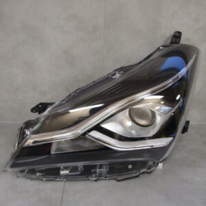 KOPLAMP Toyota Yaris 3 III Facelift NORMALE LENS MET LED 14-17 LH LINKS S1939/K2/1E