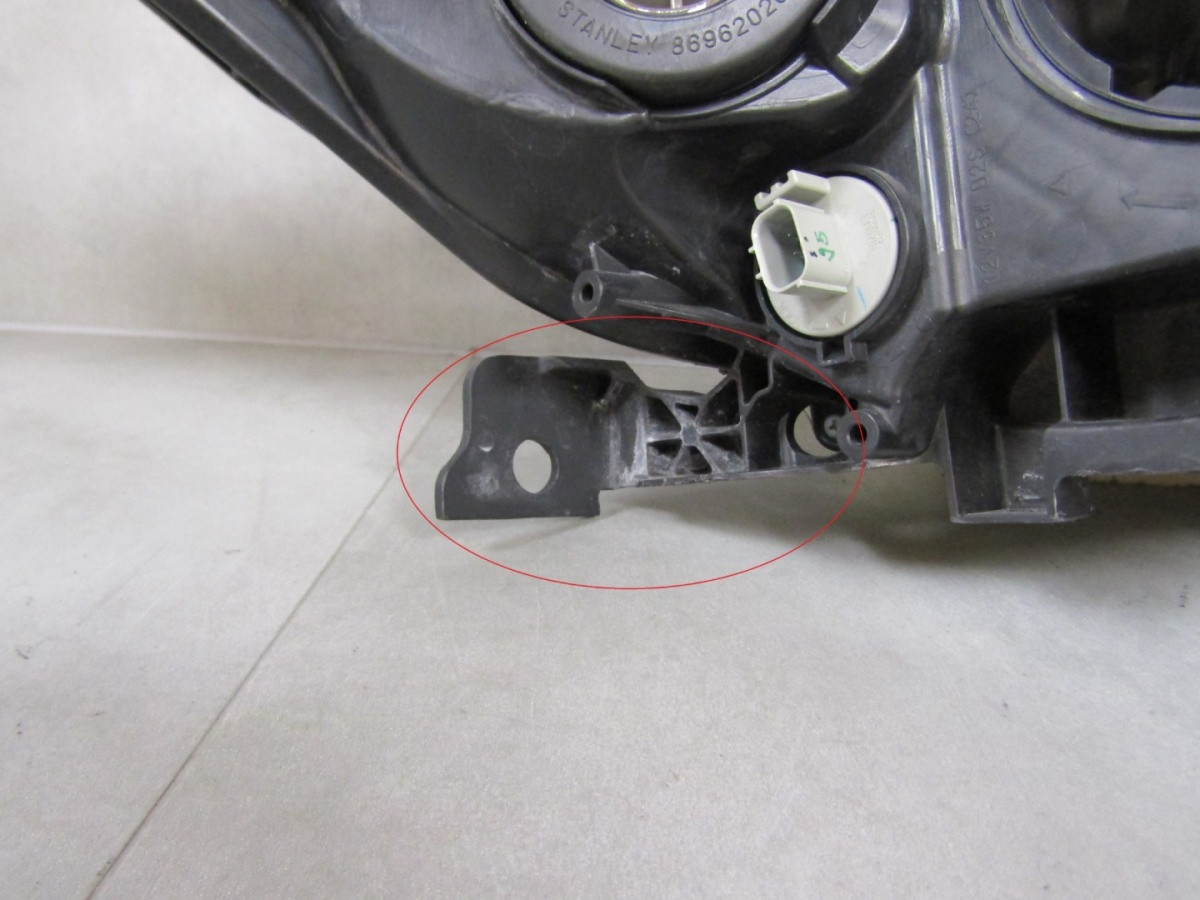 Koplamp Honda Accord 8 VIII Facelift XENON 11-15 LH LINKS S1931/K2/1D