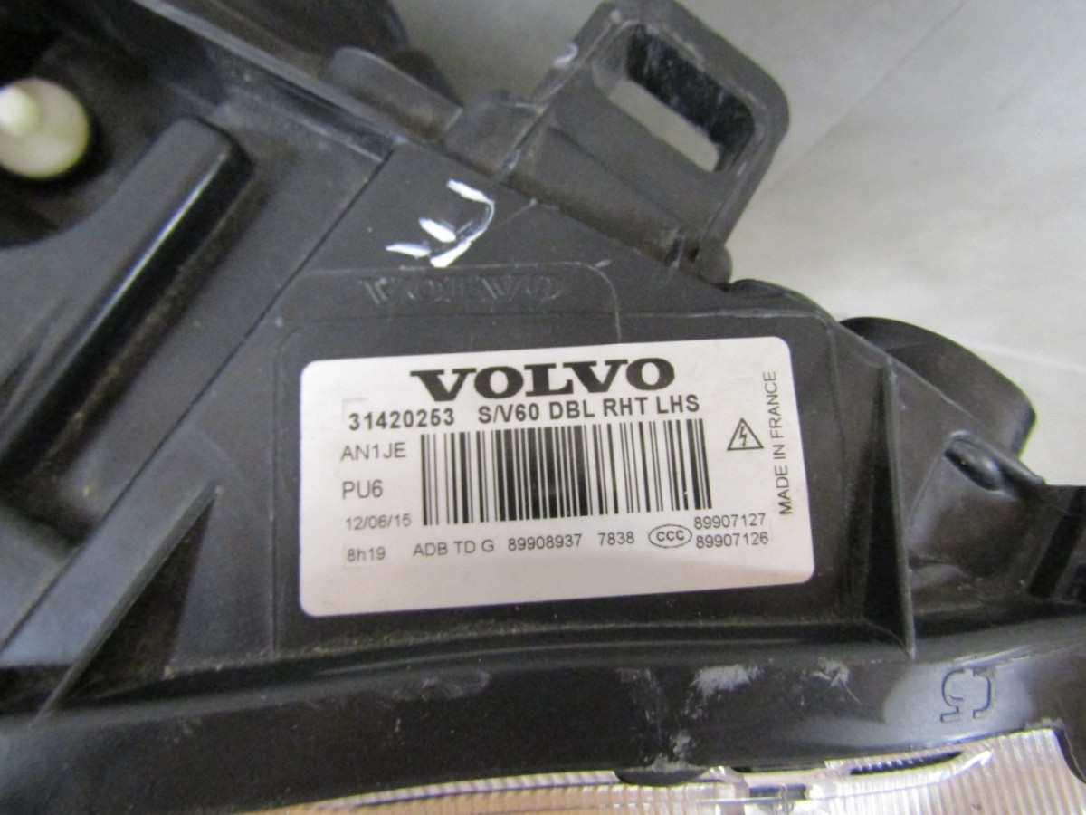KOPLAMP Volvo V60 S60 FACELIFT XENON DRAAIPUNT 14-18 LH LINKS 31420253 S1932/K2/1D