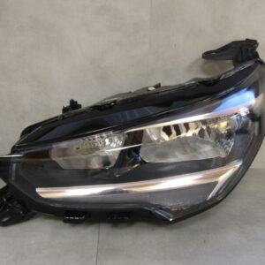 KOPLAMP OPEL CORSA F STANDARD 19-23 LH LINKS 9829465580 S2049/K2/18C