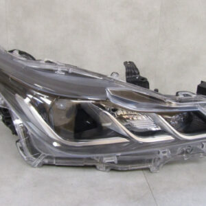 KOPLAMP TOYOTA COROLLA E21 SEDAN STANDAARD LENS 18-23 RH 81130-02T31  S2107/K2/18G