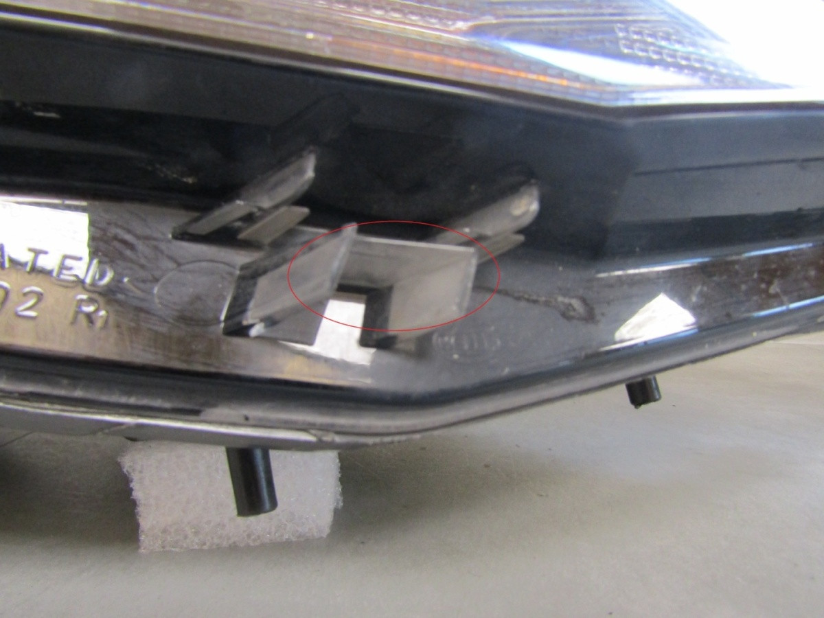 KOPLAMP VOLKSWAGEN CADDY 2K1 FACELIFT 15-20 STANDAARD RECHTS HELLA 1EA012286-06 S2095/K2/18D